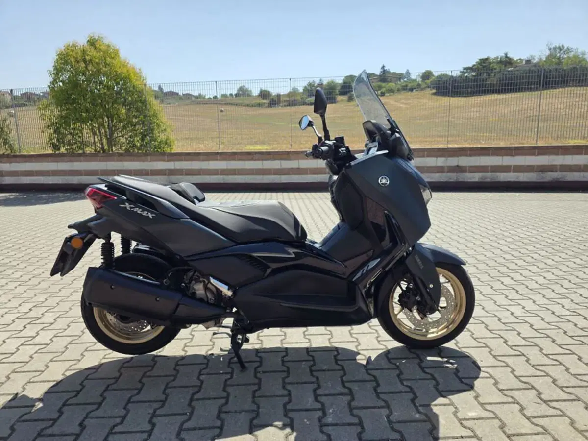 Yamaha X-Max 300 Tech Max (2021 - 24) (4)