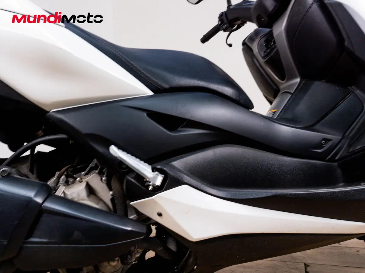 Yamaha X-Max 300 ABS (2017 - 20) (5)