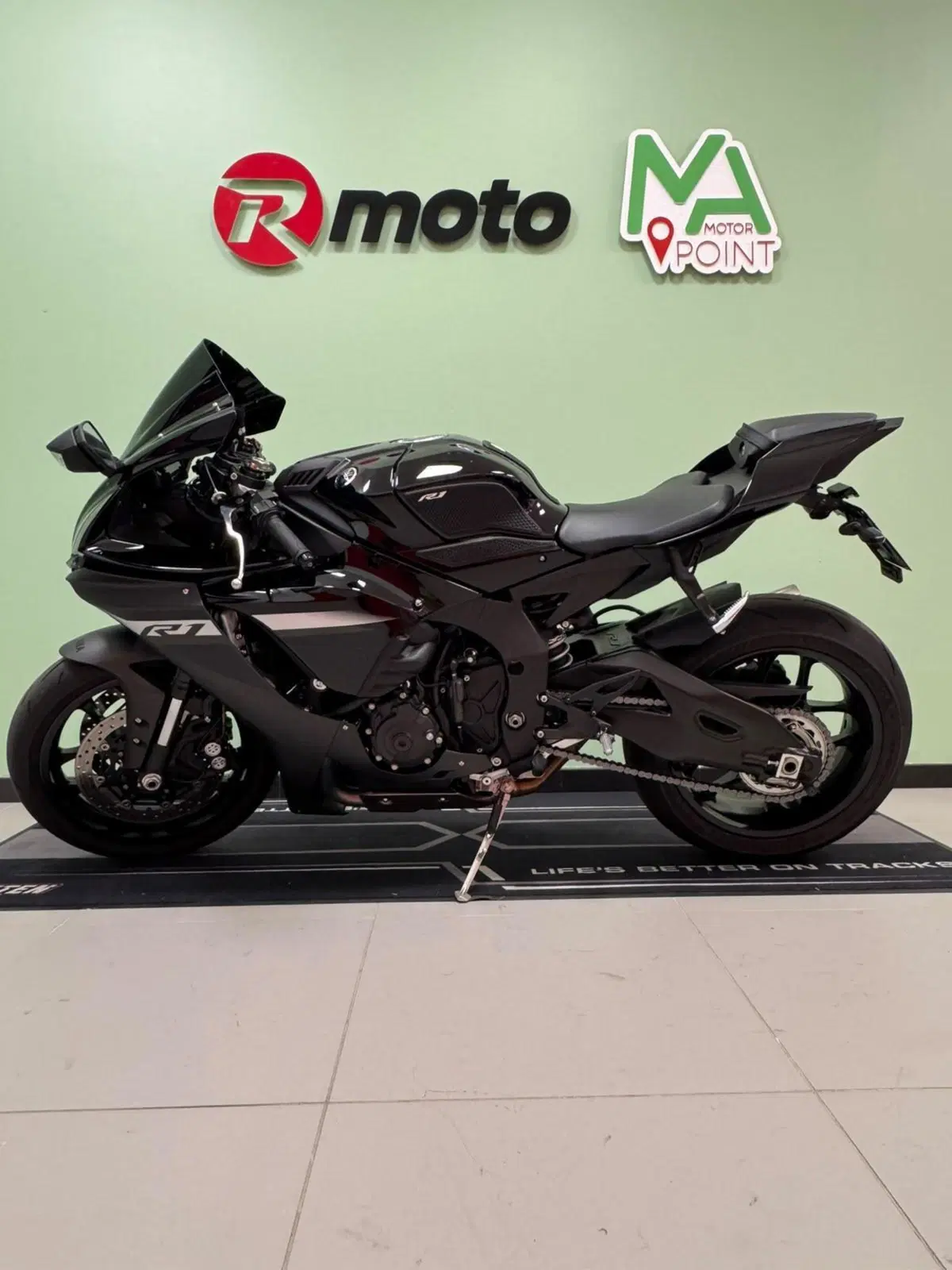 Yamaha YZF R1 (2020 - 25) (2)