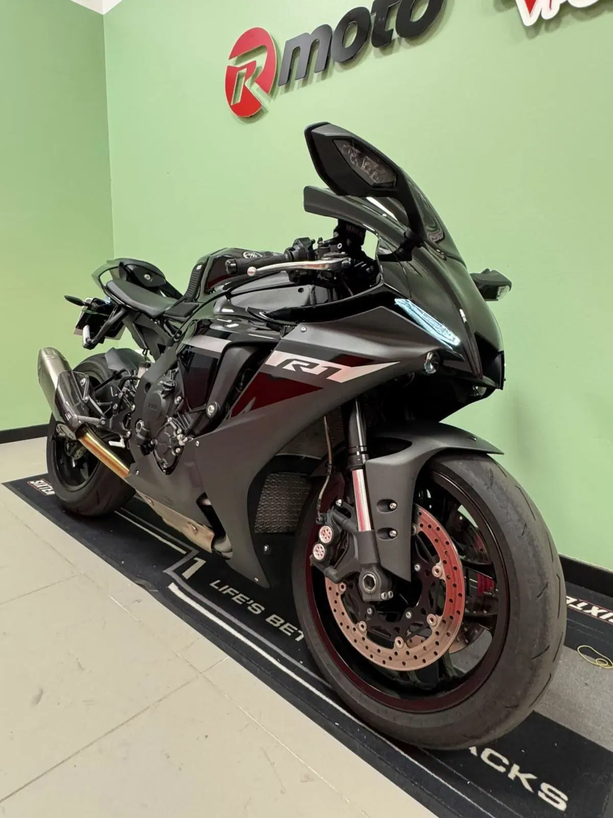 Yamaha YZF R1 (2020 - 25) (3)