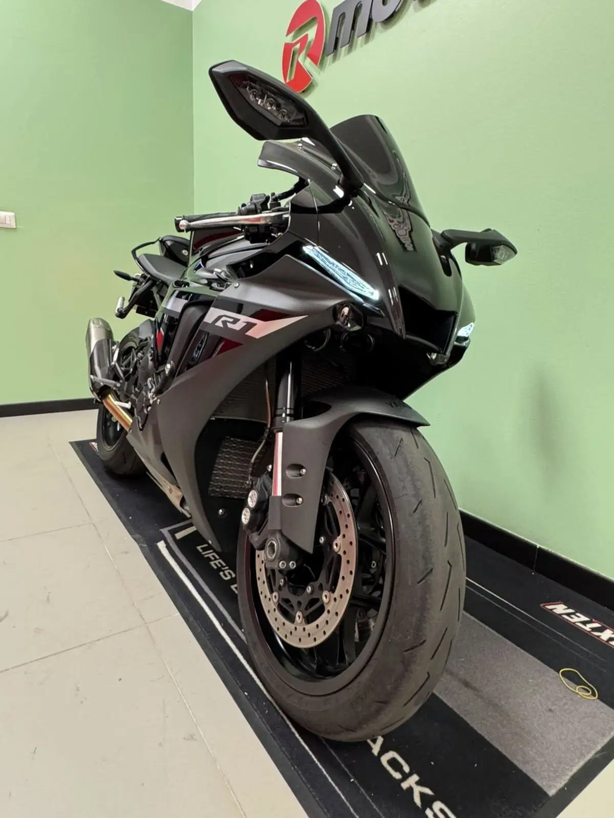 Yamaha YZF R1 (2020 - 25) (4)