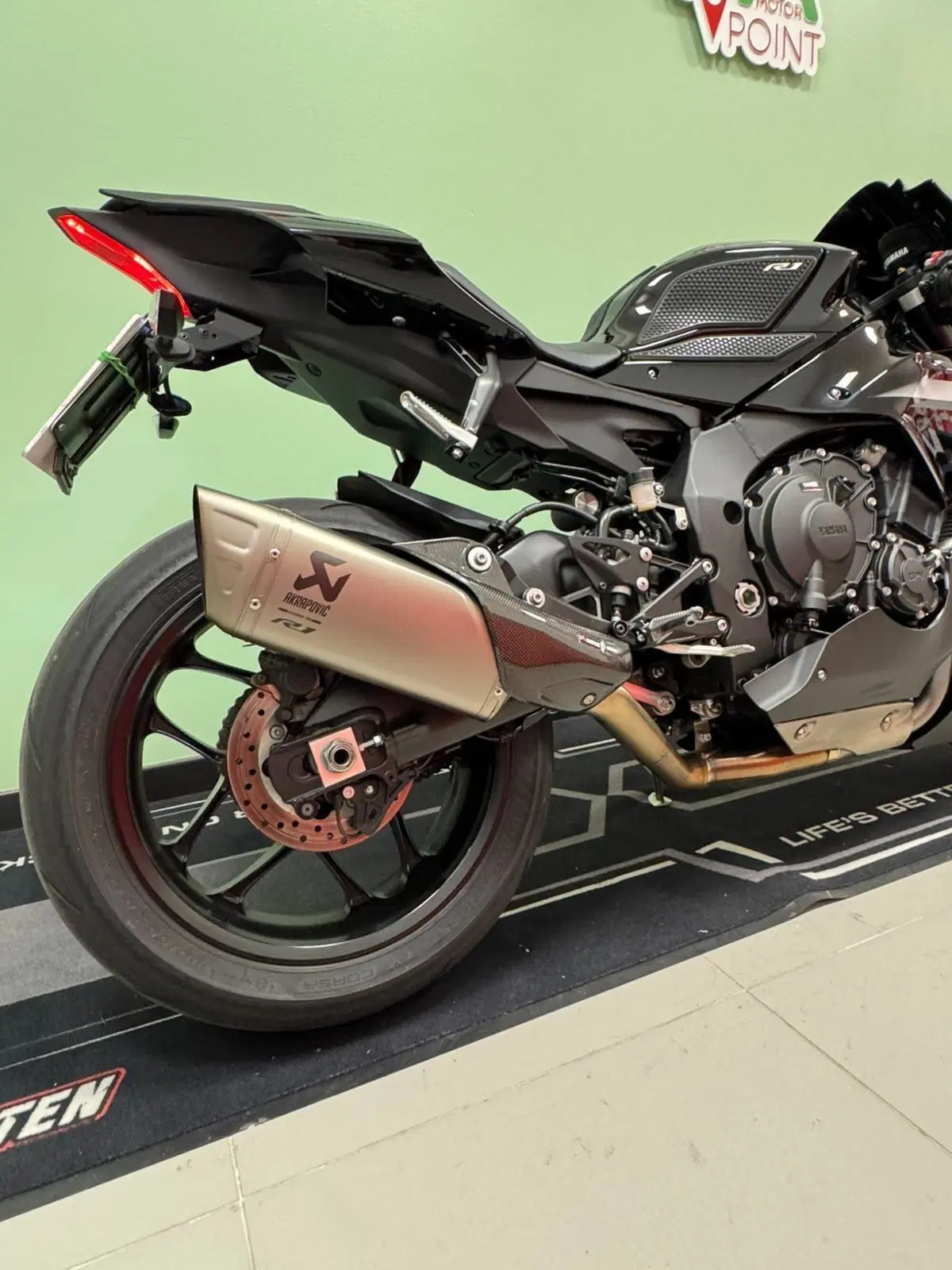 Yamaha YZF R1 (2020 - 25) (5)