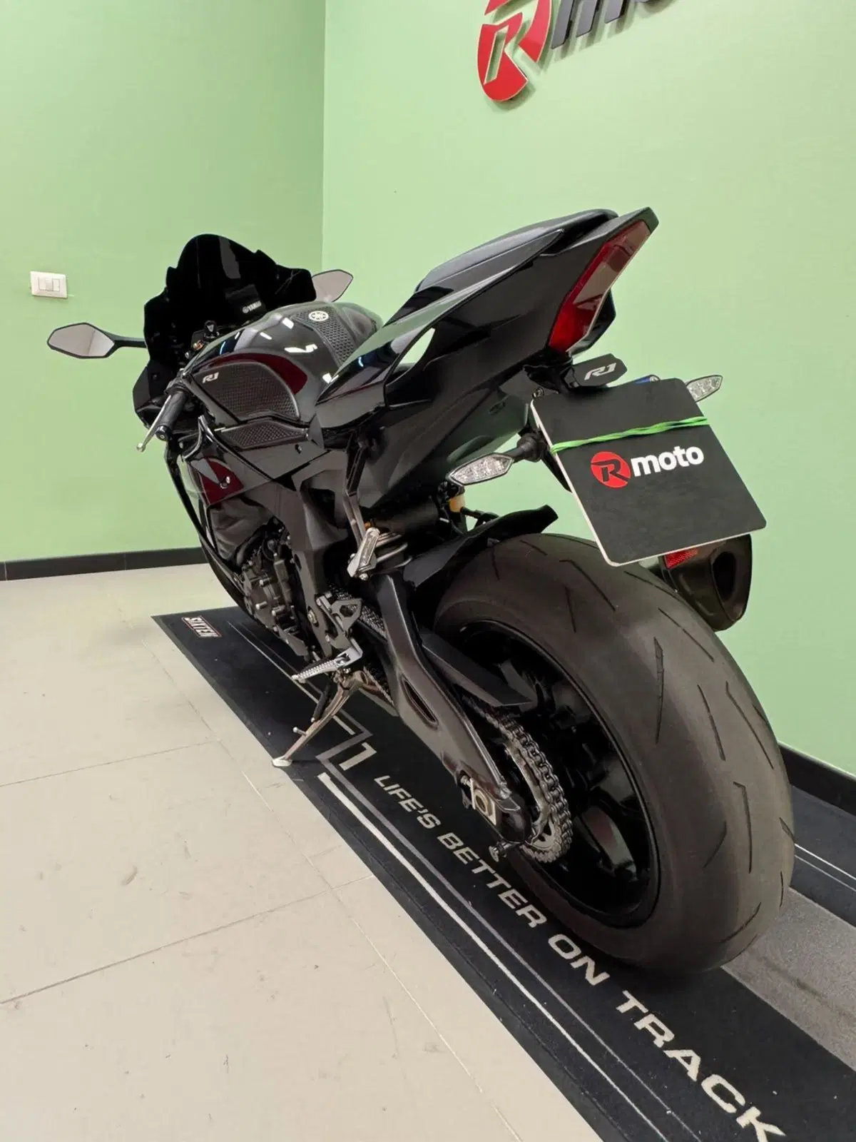 Yamaha YZF R1 (2020 - 25) (7)