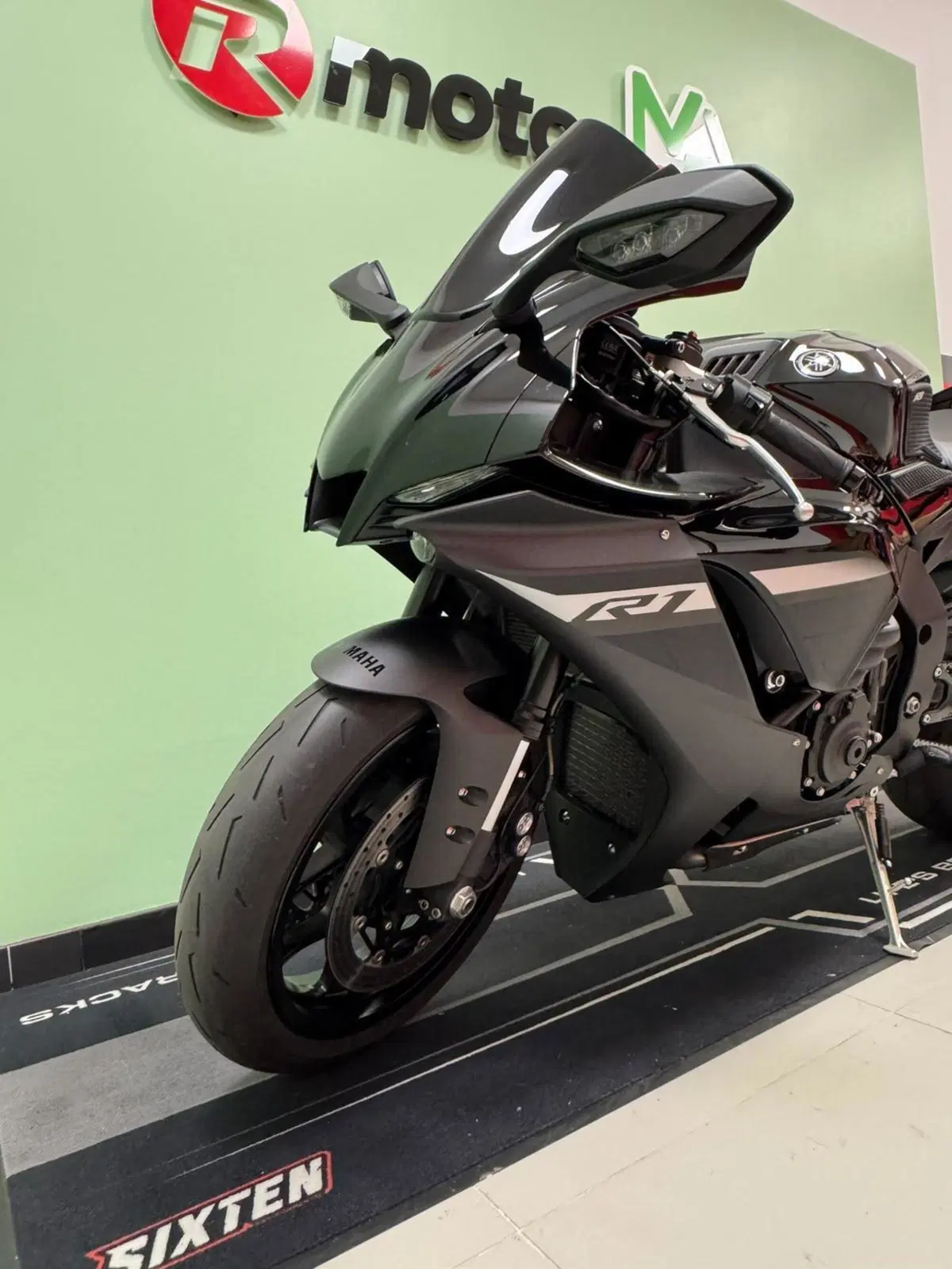 Yamaha YZF R1 (2020 - 25) (8)
