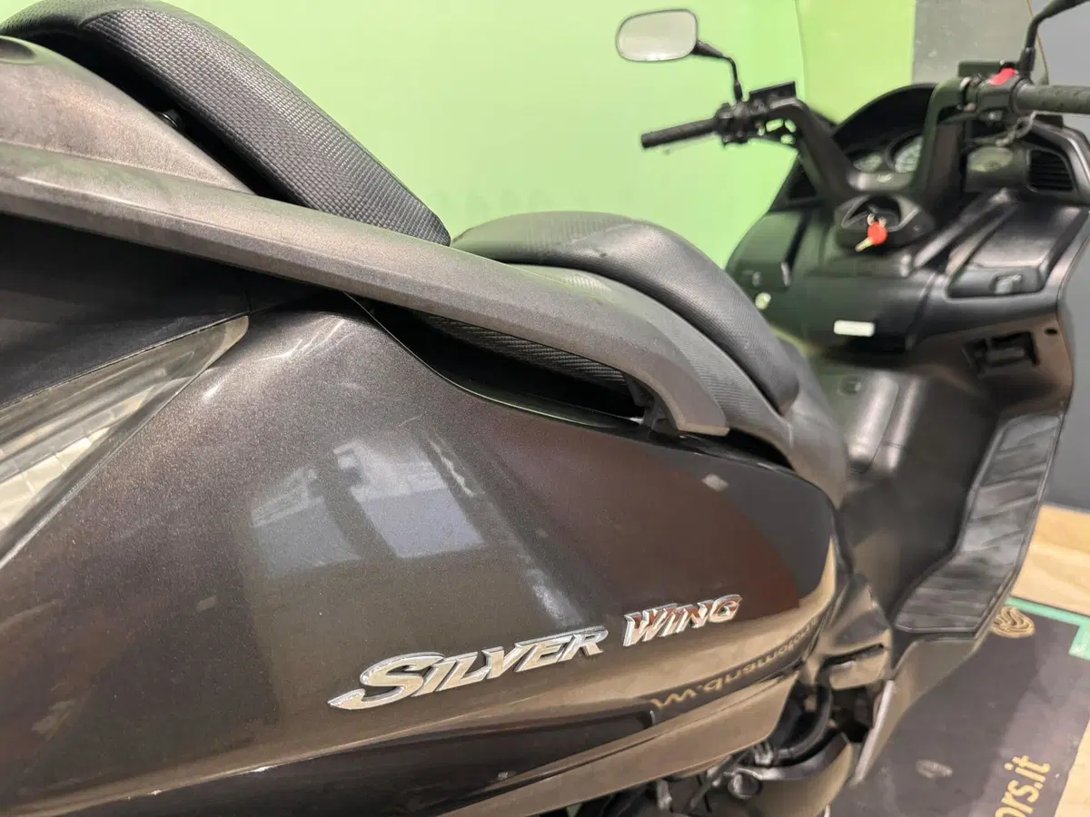 Honda Silver Wing 400 (2006 - 09) (10)