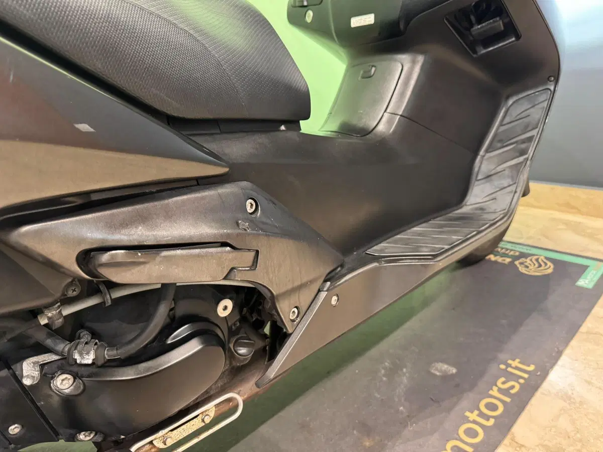 Honda Silver Wing 400 (2006 - 09) (11)