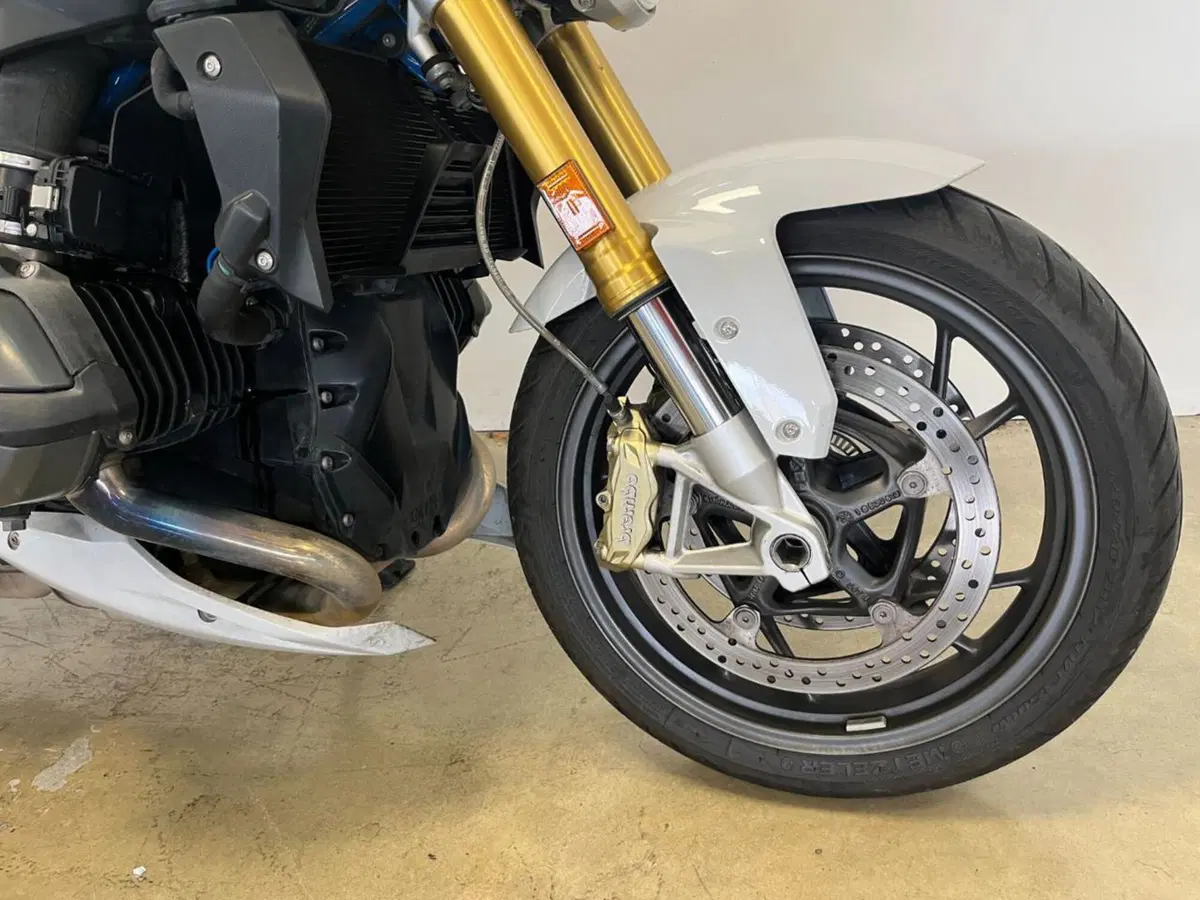 Bmw R 1200 R (2017 - 18) (4)