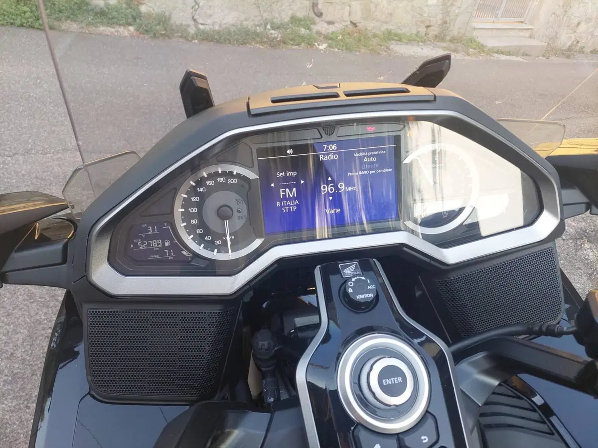 Honda GL 1800 Gold Wing Tour (2018 - 20) (4)
