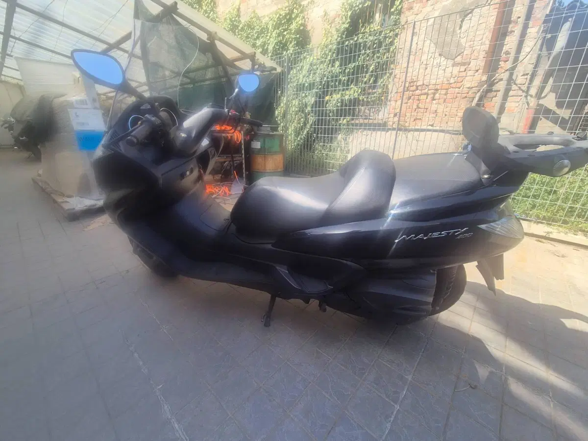 Yamaha Majesty 400 (2004 - 08) (2)