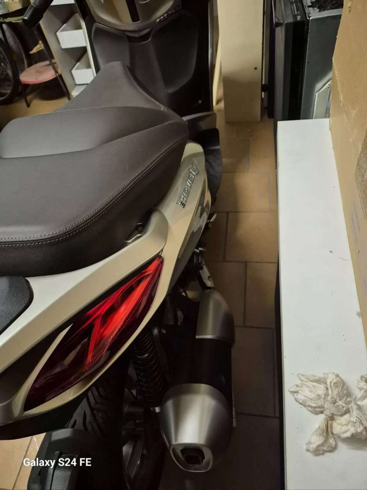 Piaggio Beverly 300 Hpe (2021) (7)