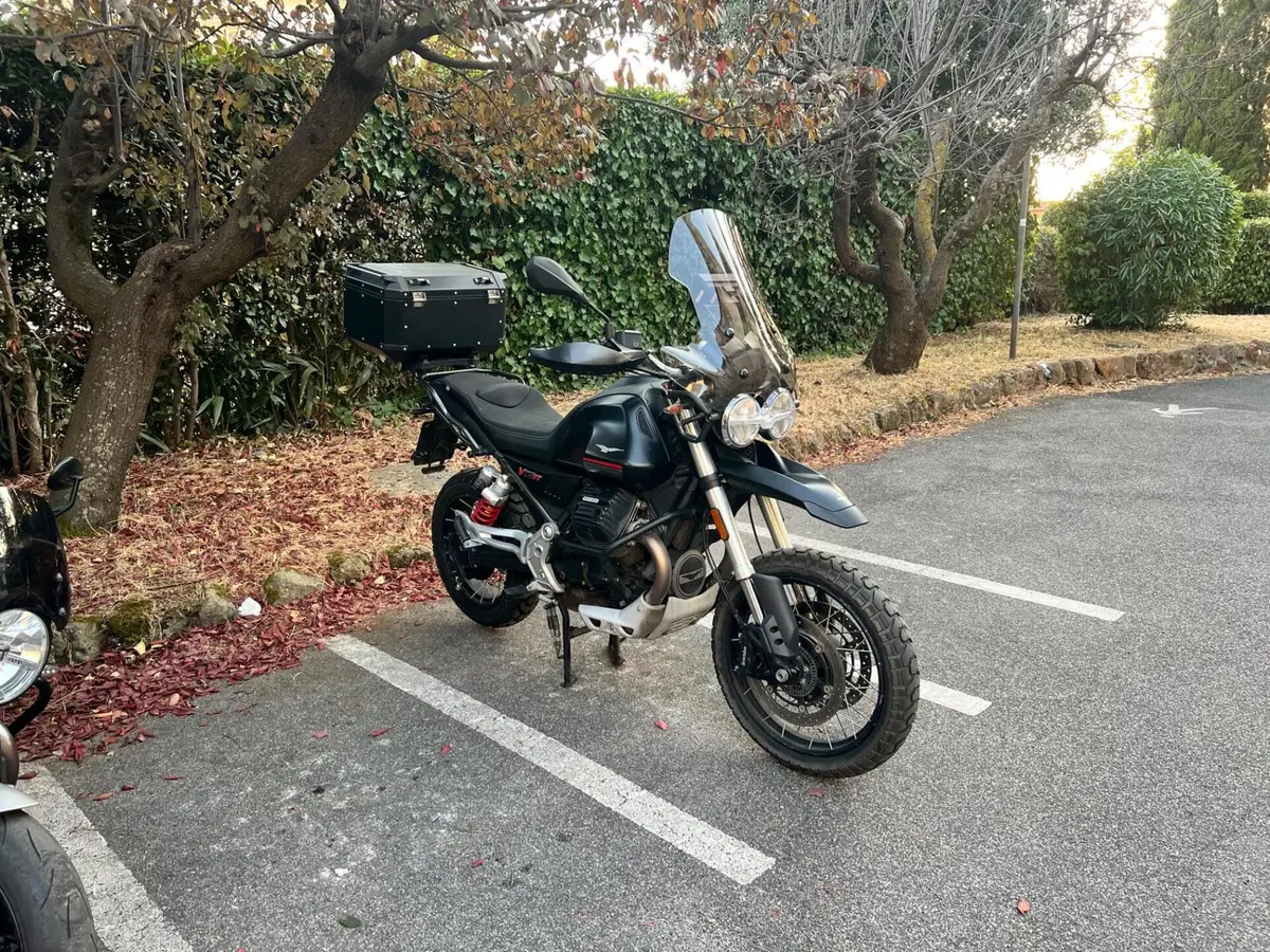 Moto Guzzi V85 TT (2021 - 23)