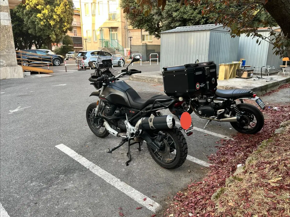 Moto Guzzi V85 TT (2021 - 23) (4)