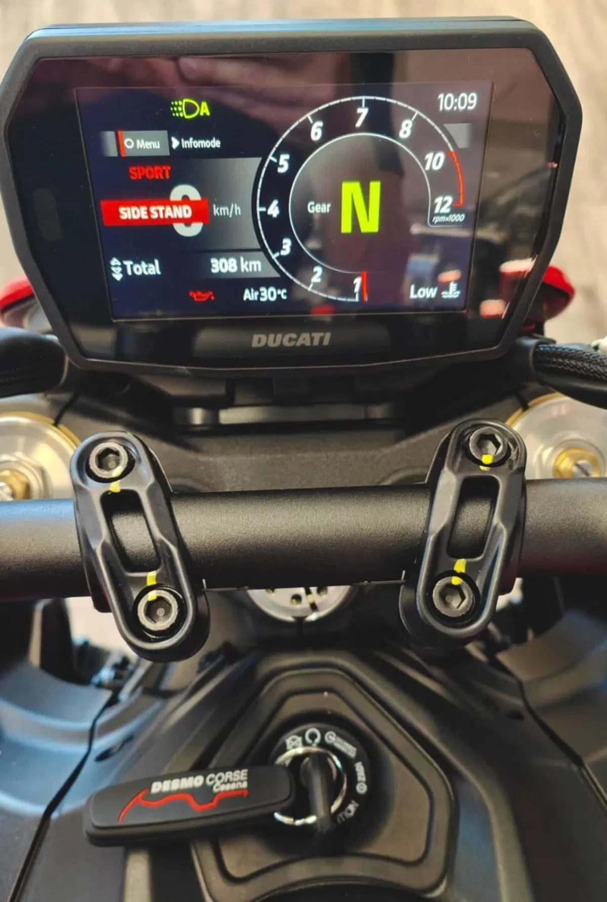 Ducati Hypermotard V2 (2026) (8)