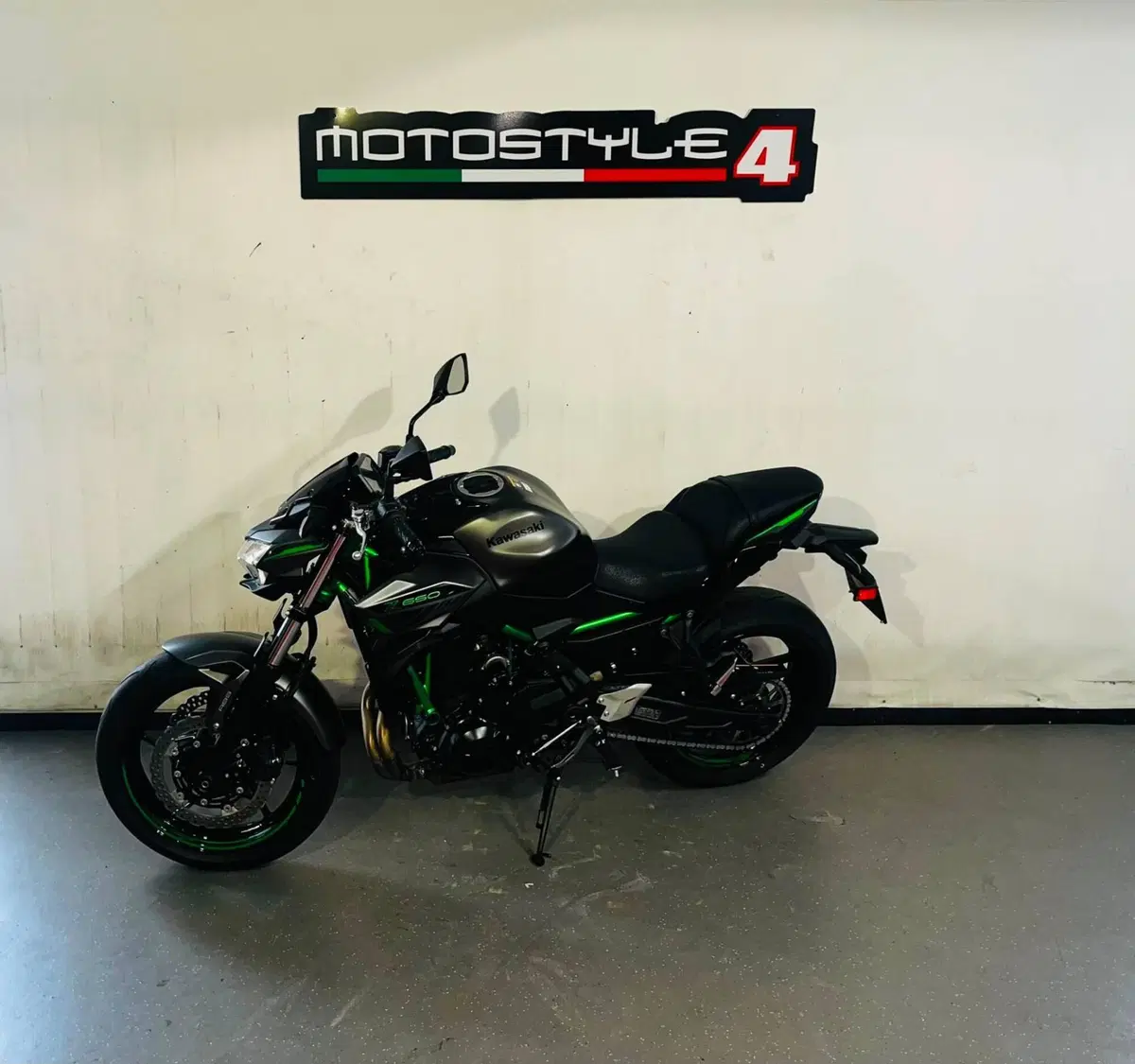 Kawasaki Z 650 (2021 - 24) (2)