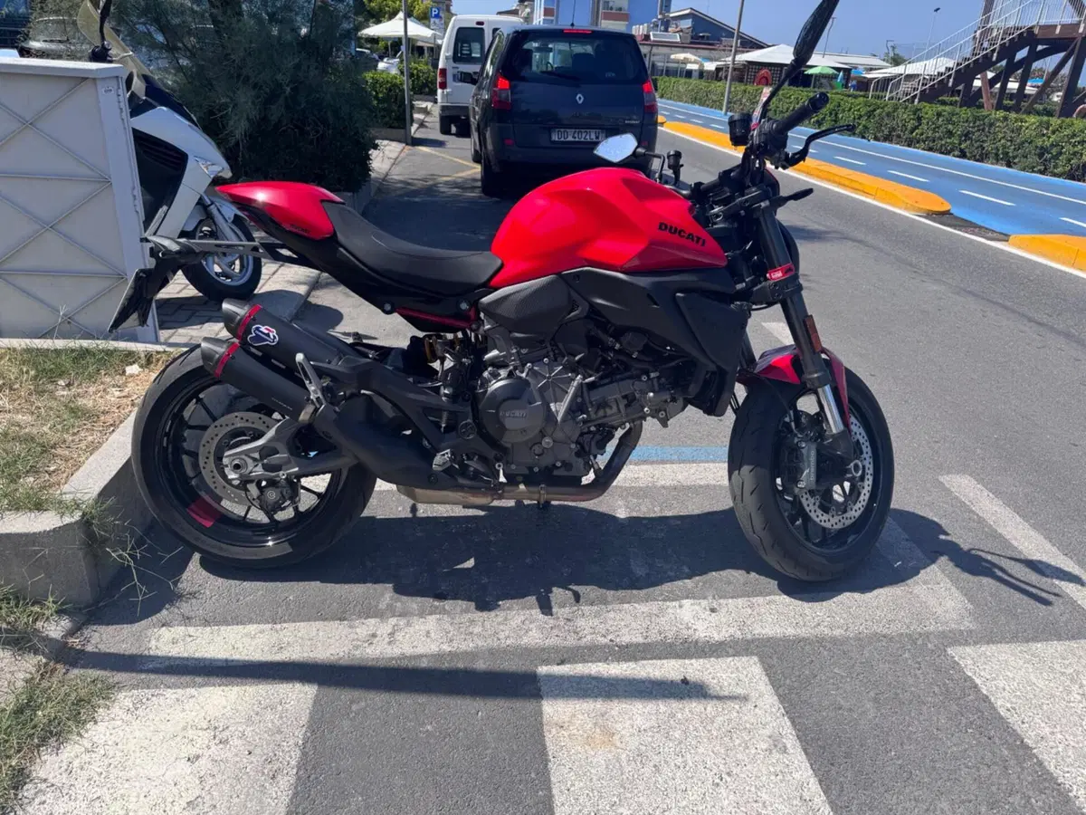 Ducati Monster 890 + (2026)