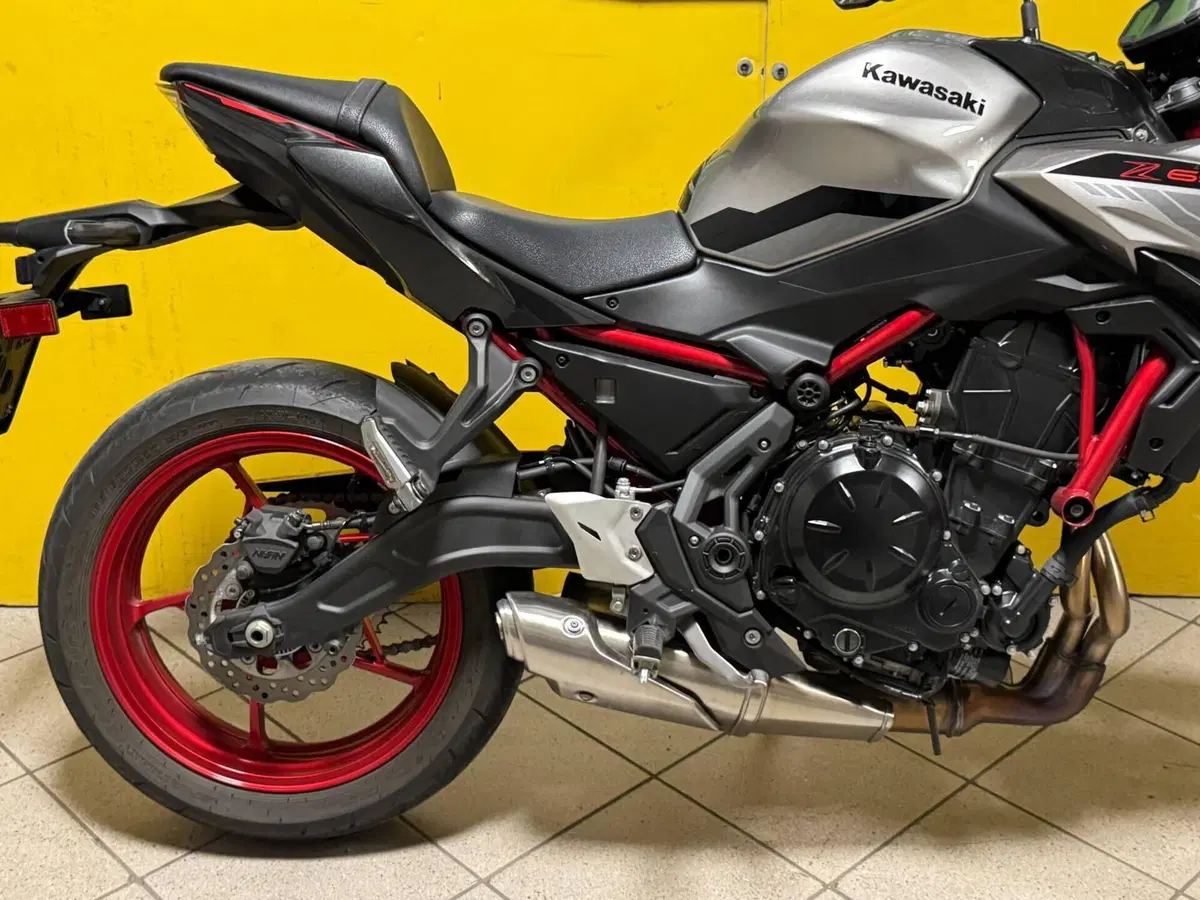 Kawasaki Z 650 (2021 - 24) (4)