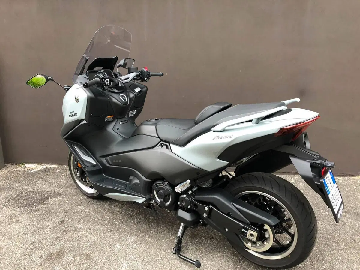 Yamaha T-Max 560 Tech Max (2025 - 26) (2)
