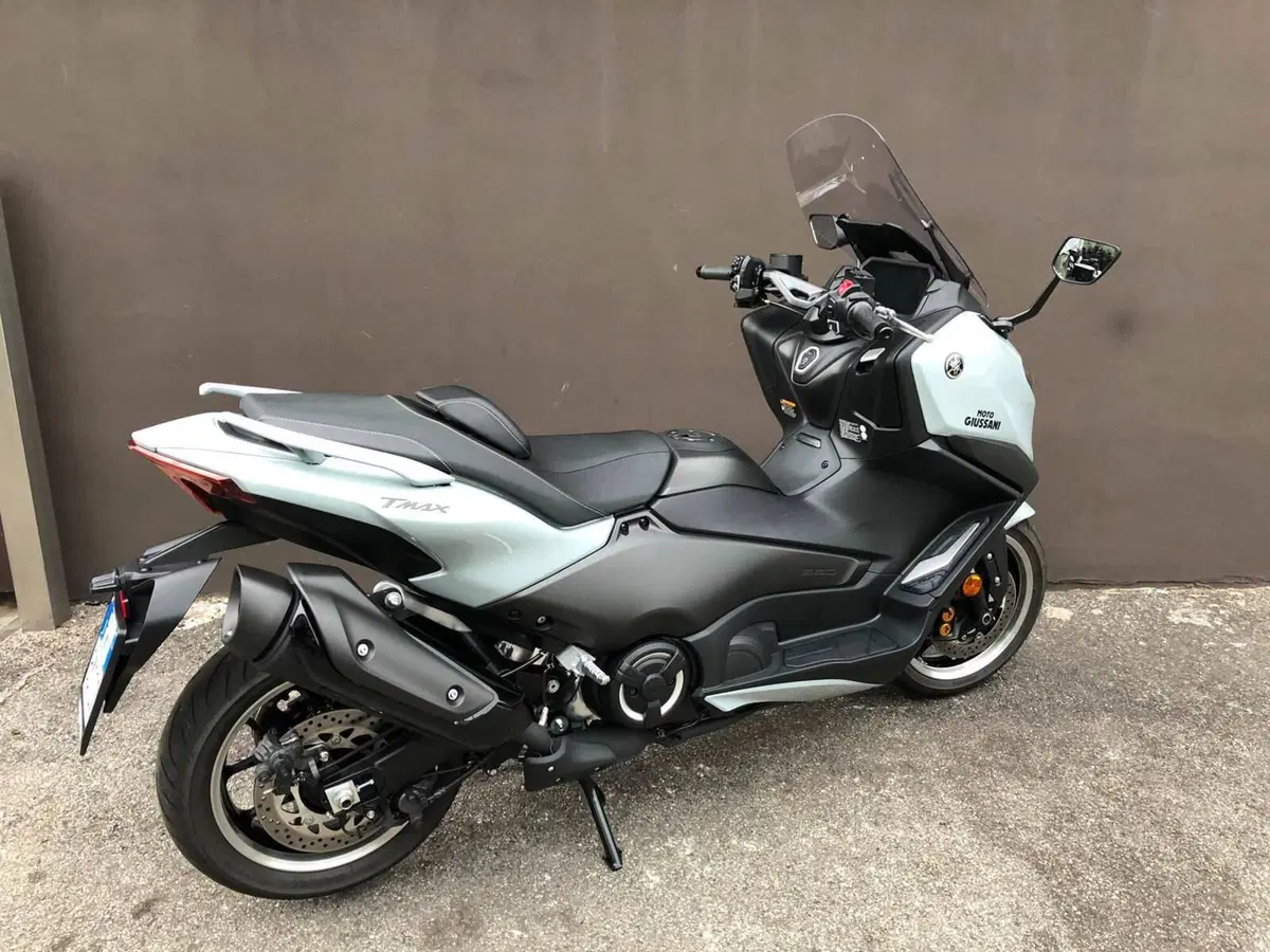 Yamaha T-Max 560 Tech Max (2025 - 26) (3)