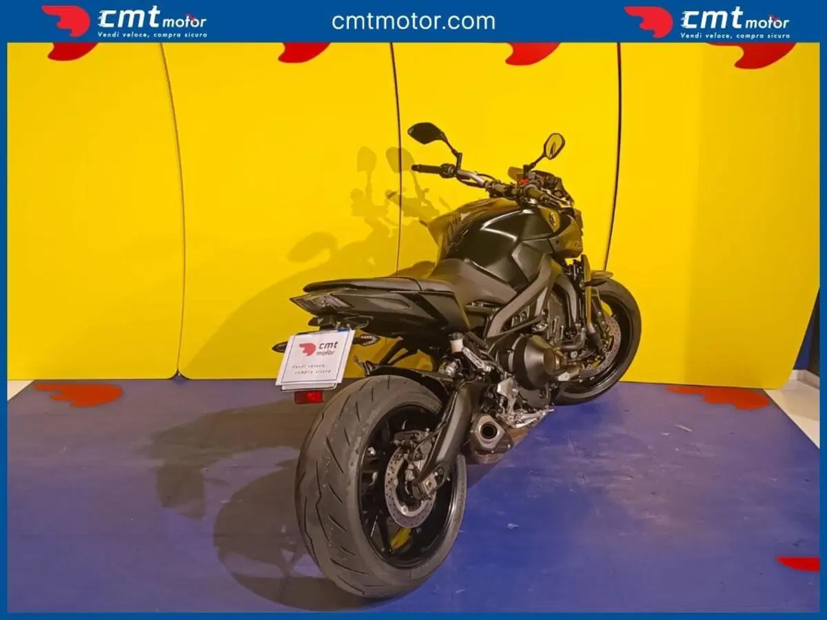 Yamaha MT-09 (2017 - 20) (2)