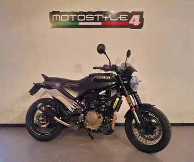 Husqvarna Svartpilen 401 (2021 - 23) usata