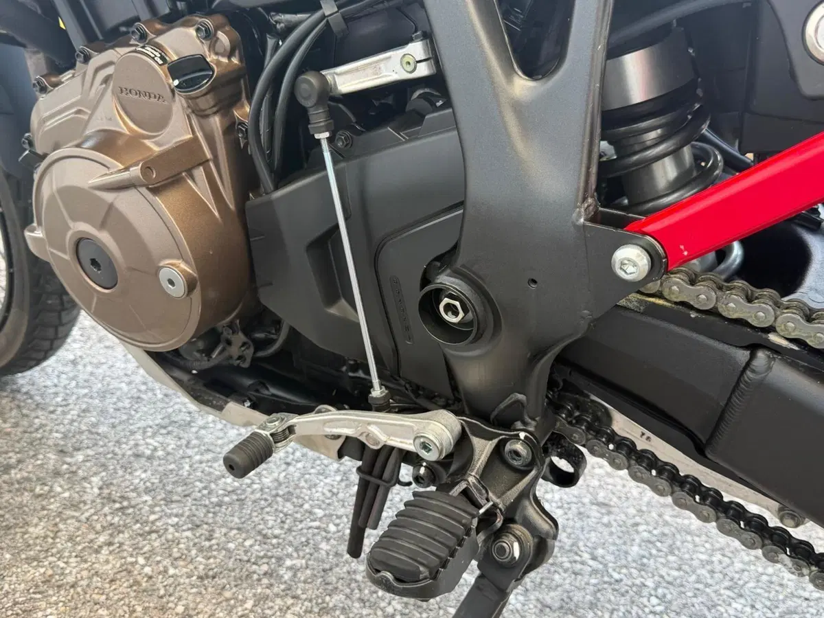 Honda Africa Twin CRF 1100L (2022 - 23) (8)