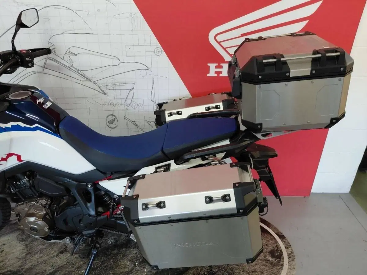 Honda Africa Twin CRF 1100L ES DCT (2024 - 26) (3)