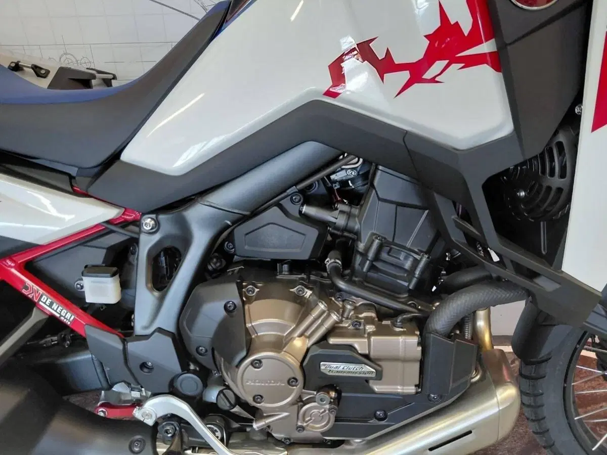 Honda Africa Twin CRF 1100L ES DCT (2024 - 26) (7)