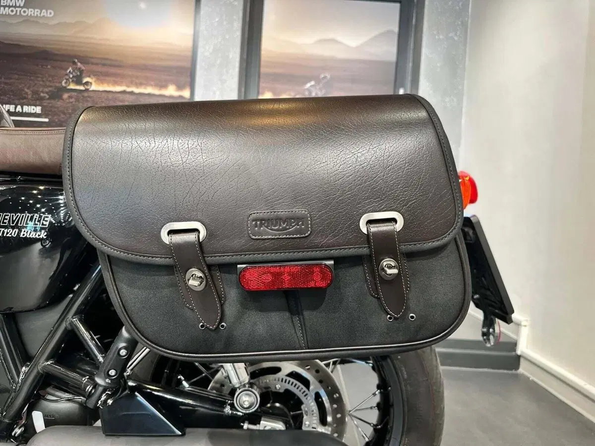 Triumph Bonneville T120 Black (2021 - 25) (15)