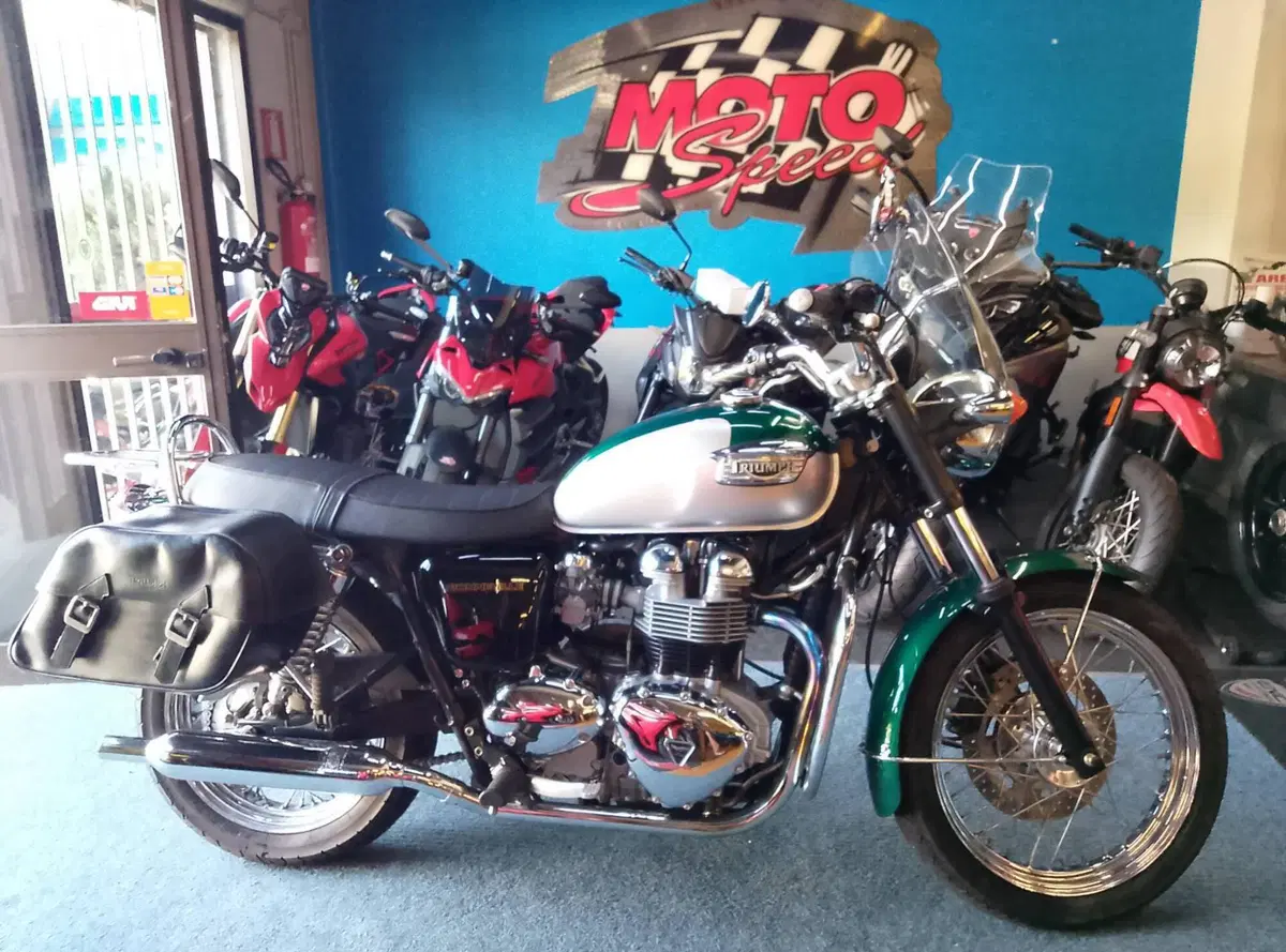 Triumph Bonneville 800 (2000 - 01)