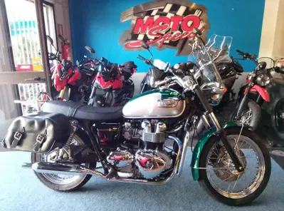 Triumph Bonneville 800 (2000 - 01) usata
