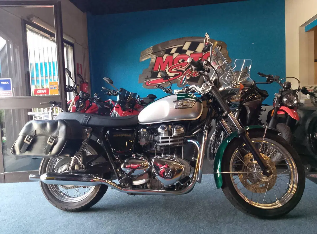 Triumph Bonneville 800 (2000 - 01) (2)