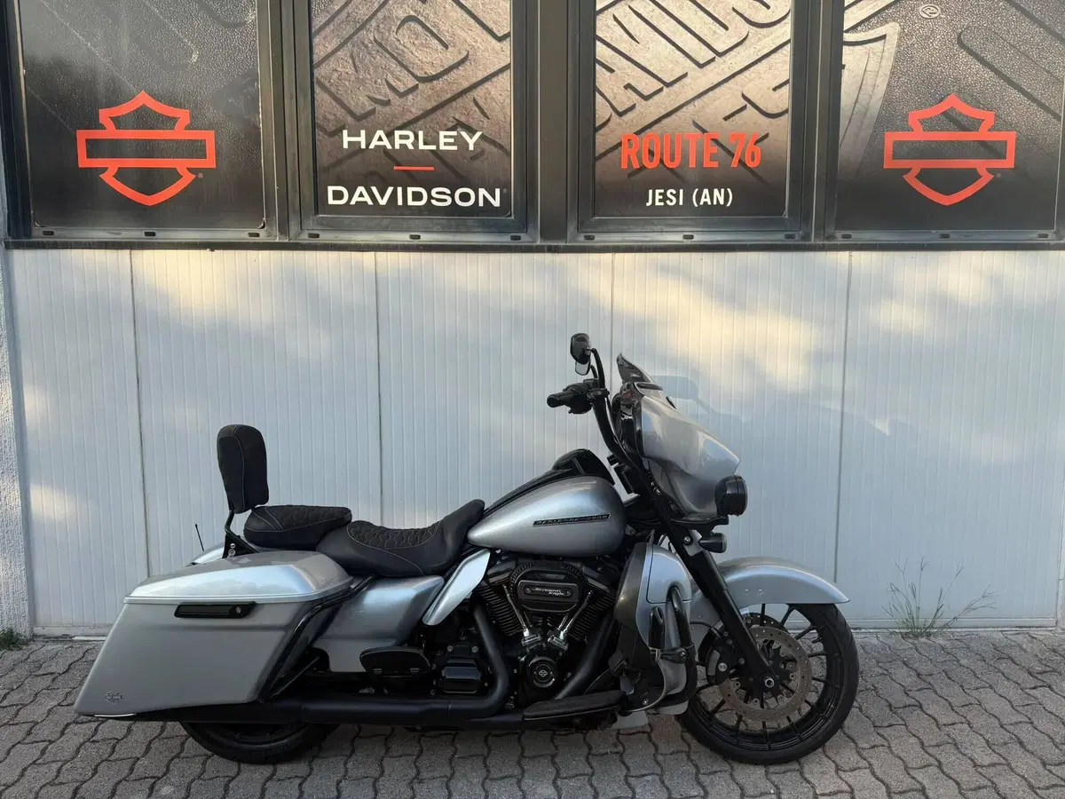 Harley-Davidson 114 Street Glide Special (2019 - 20) - FLHXS