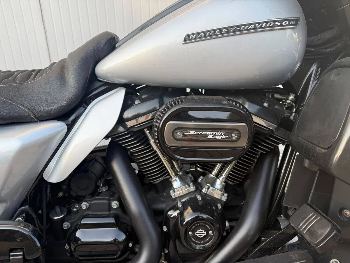 Harley-Davidson 114 Street Glide Special (2019 - 20) - FLHXS (10)
