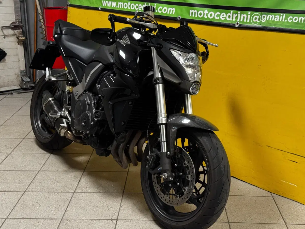 Honda CB 1000 R (2008 - 10) (6)