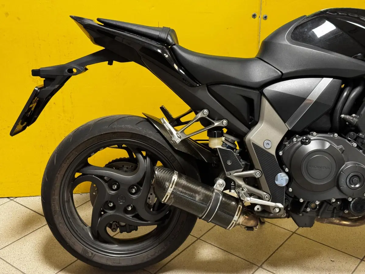 Honda CB 1000 R (2008 - 10) (12)