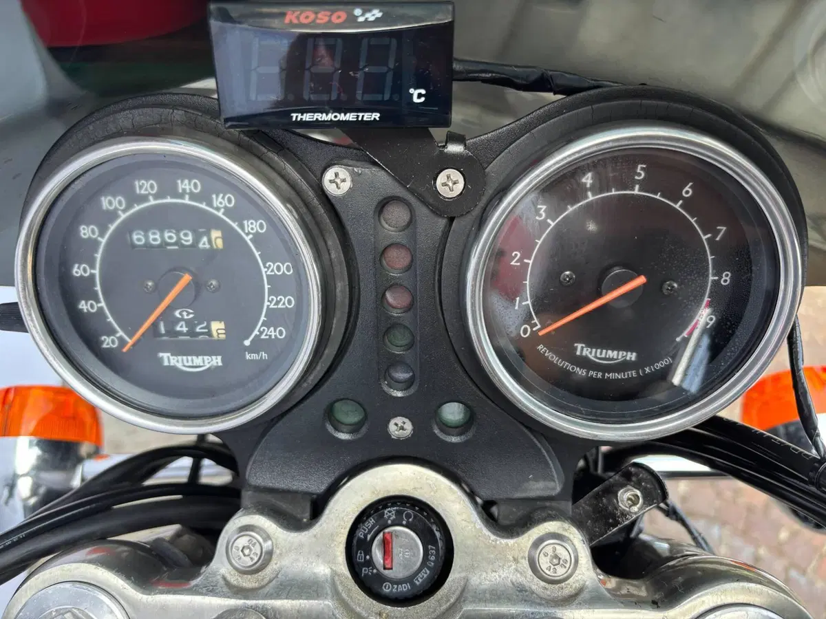 Triumph Legend TT 900 (1998 - 02) (6)