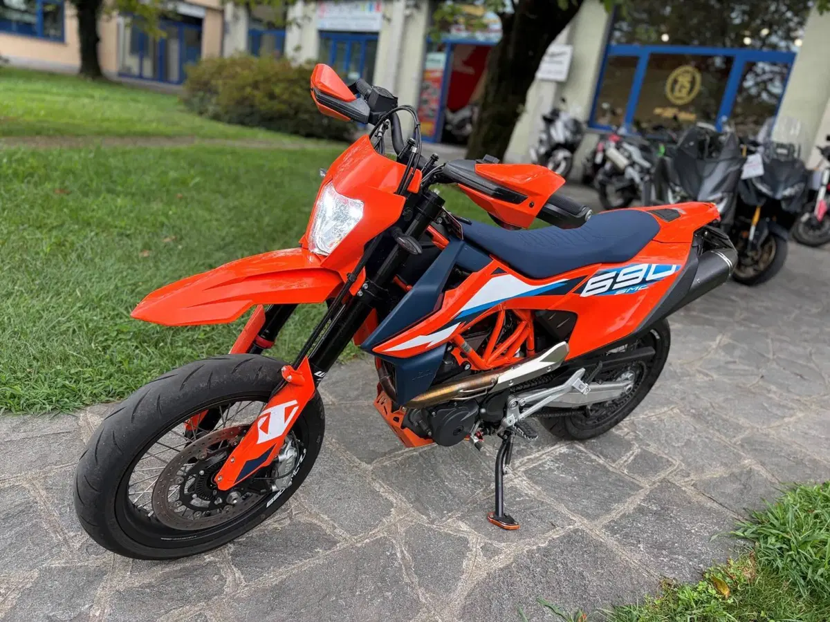 KTM 690 SMC R (2023 - 25) (2)