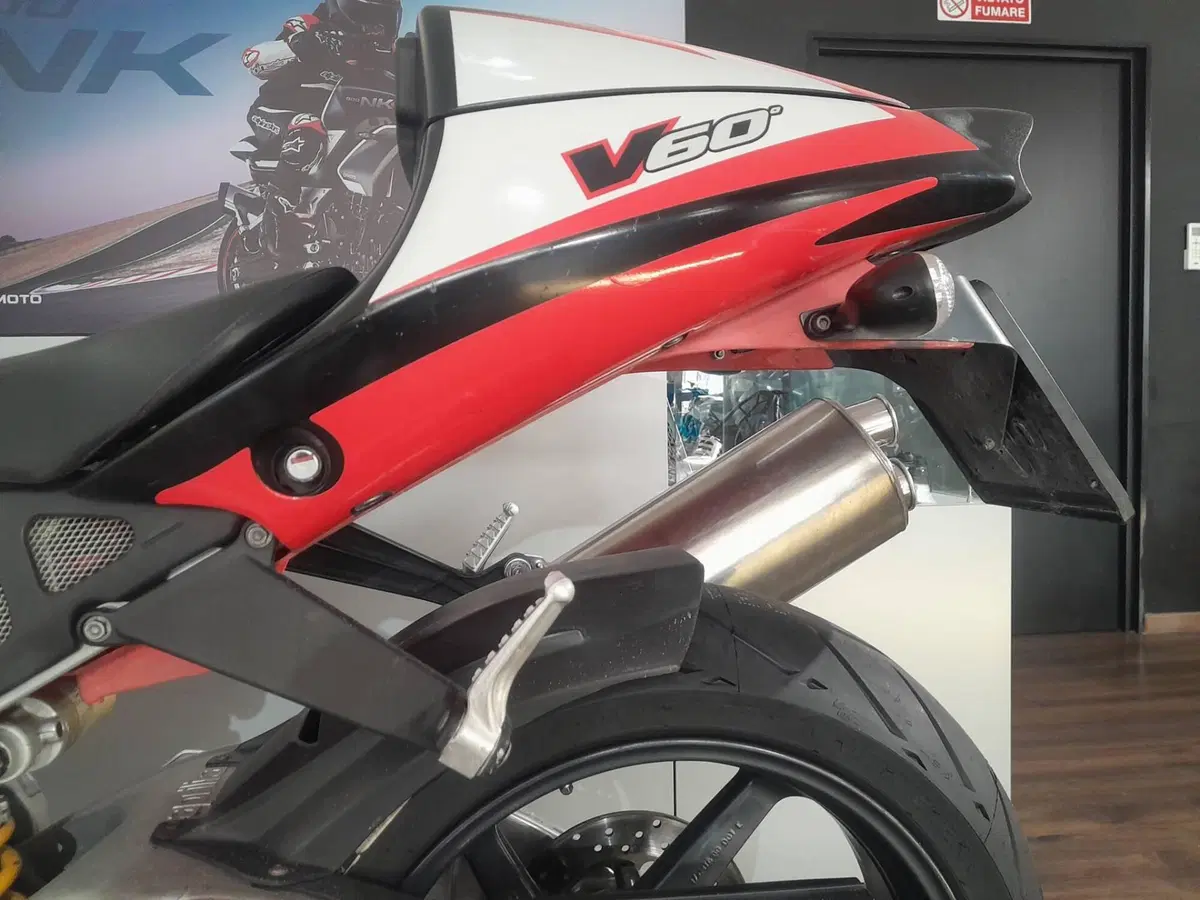 Aprilia RSV 1000 (2000 - 01) (4)