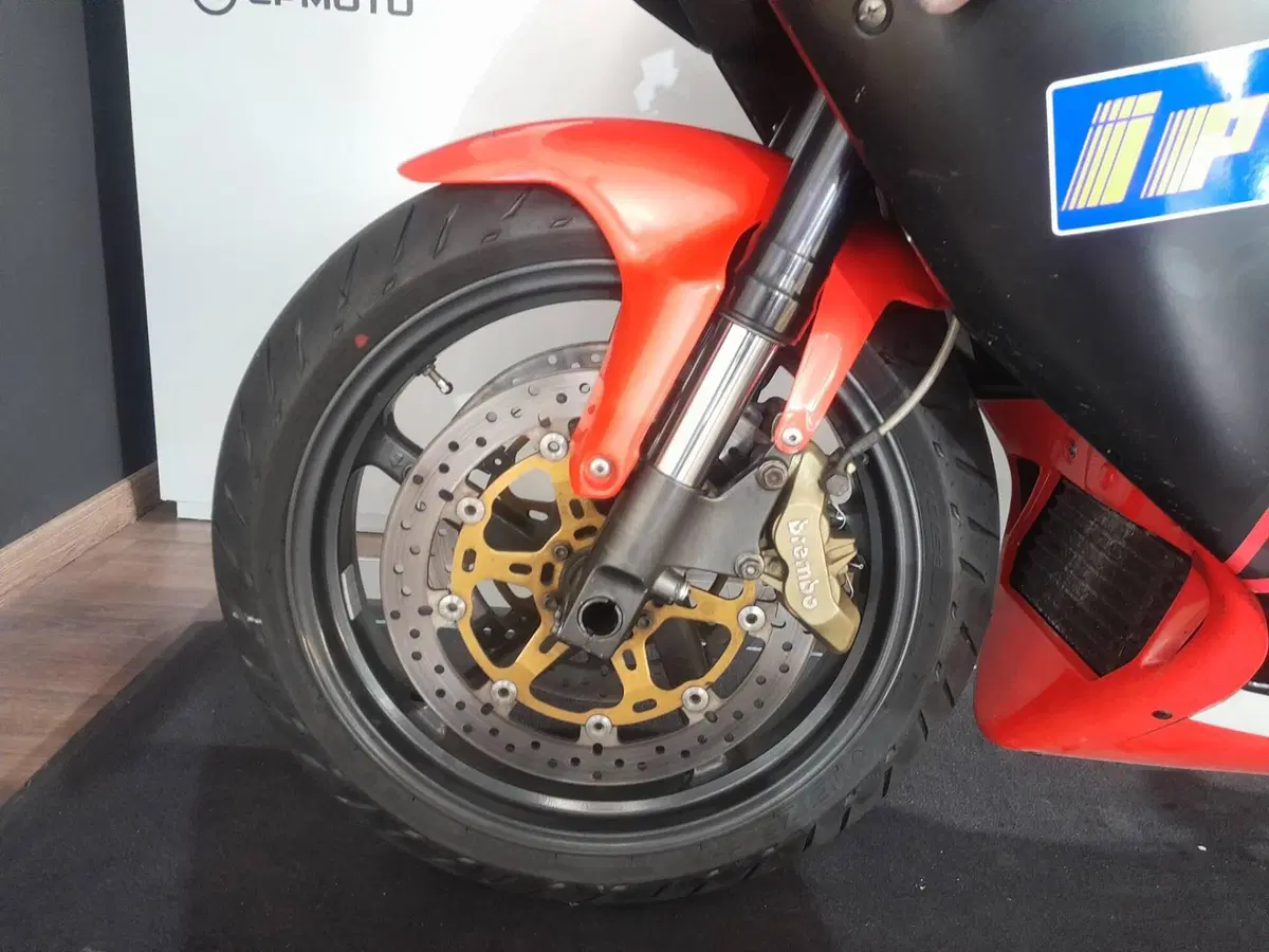 Aprilia RSV 1000 (2000 - 01) (6)