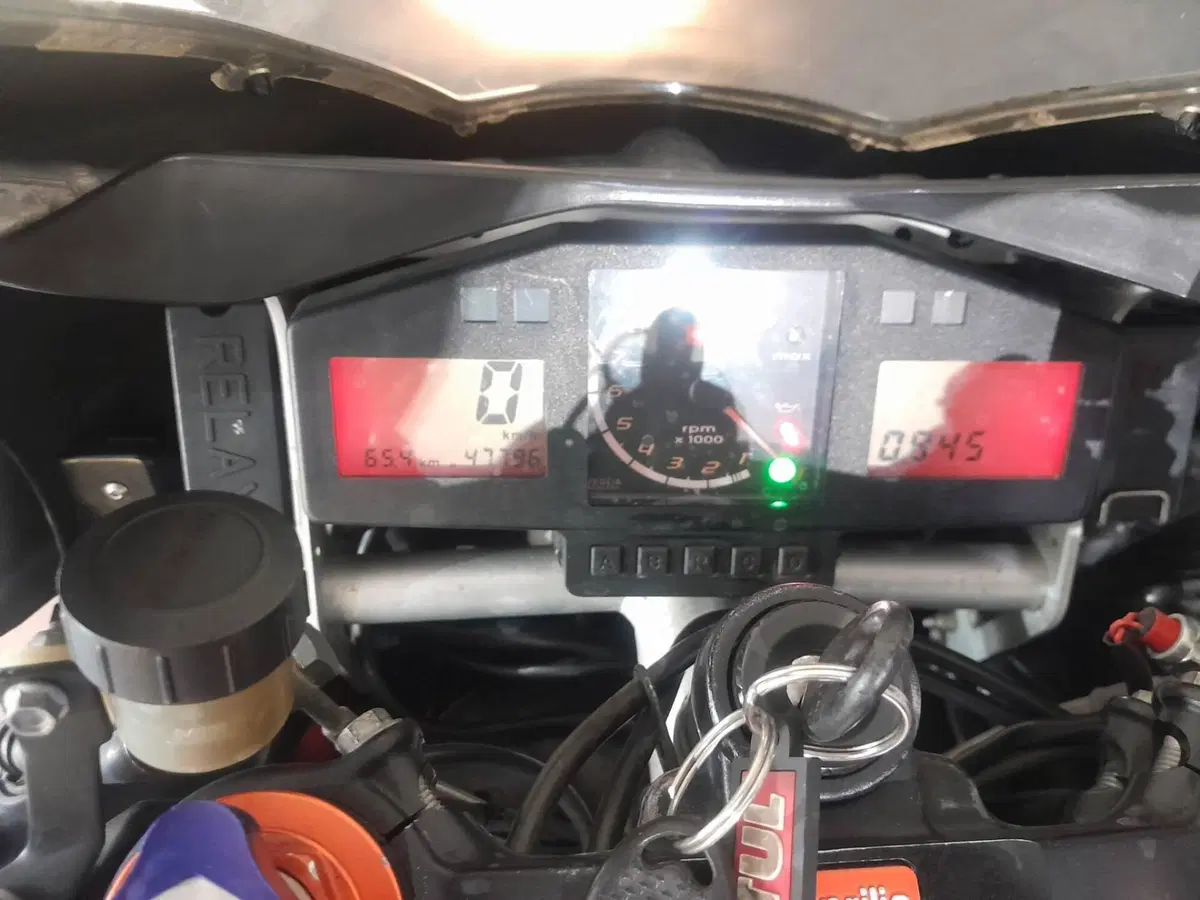 Aprilia RSV 1000 (2000 - 01) (11)
