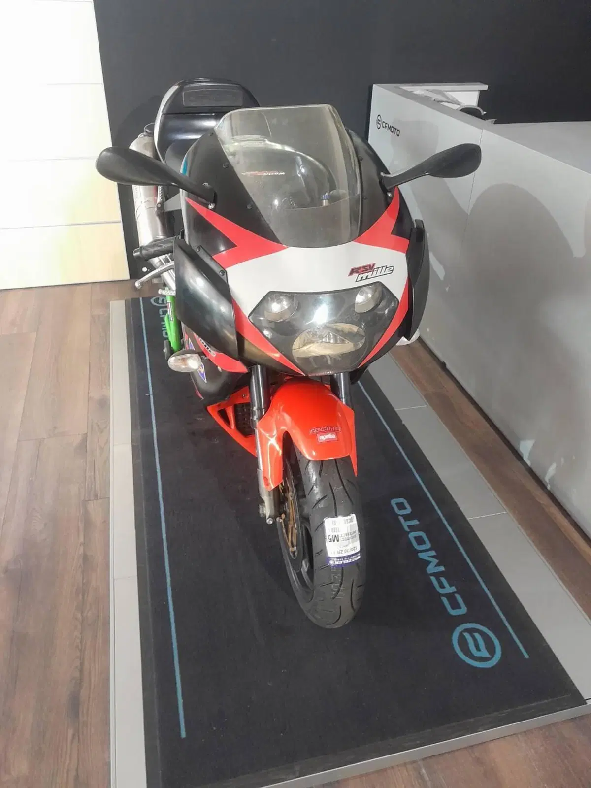 Aprilia RSV 1000 (2000 - 01) (15)