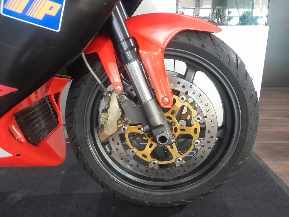 Aprilia RSV 1000 (2000 - 01) (17)