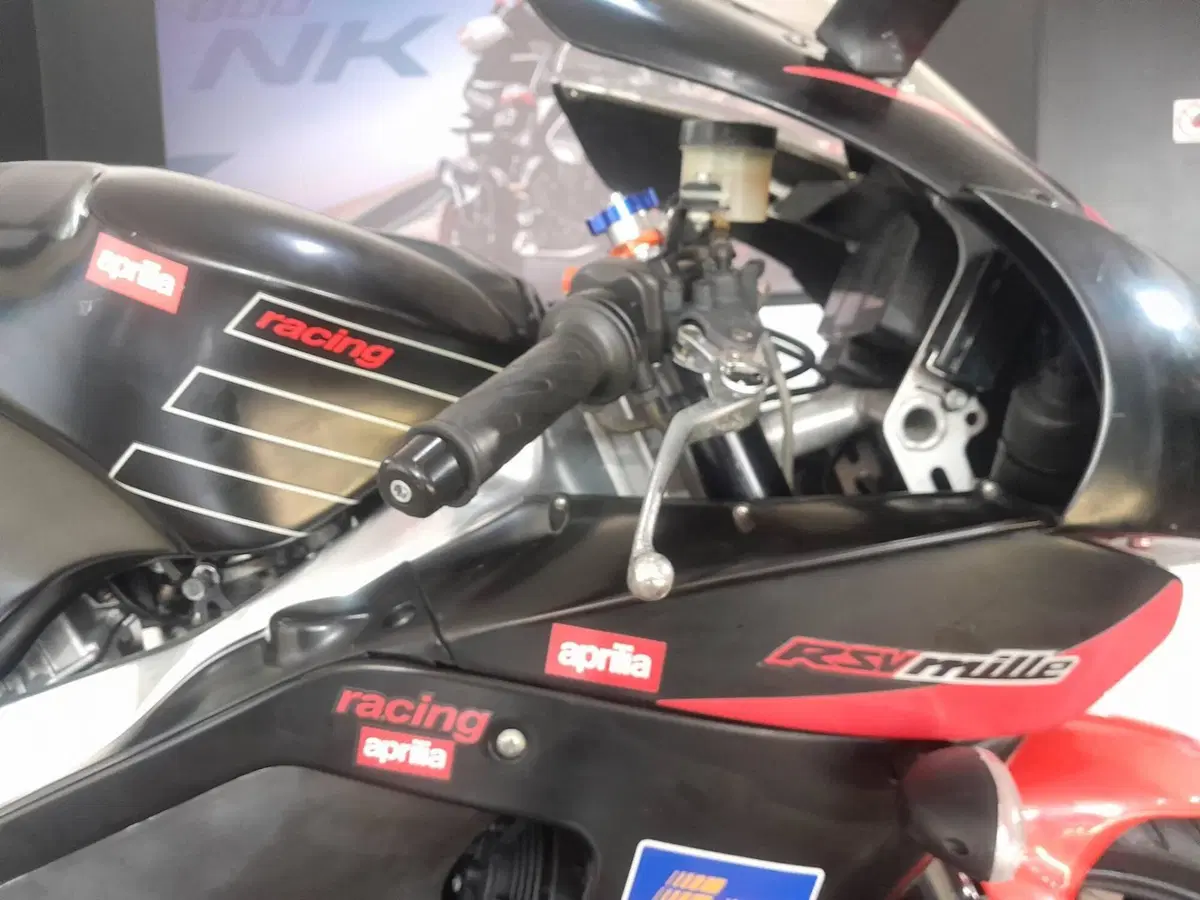 Aprilia RSV 1000 (2000 - 01) (19)