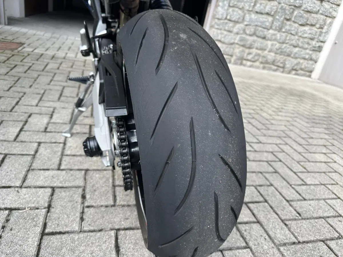 Aprilia Dorsoduro 750 ABS (2009 - 17) (8)