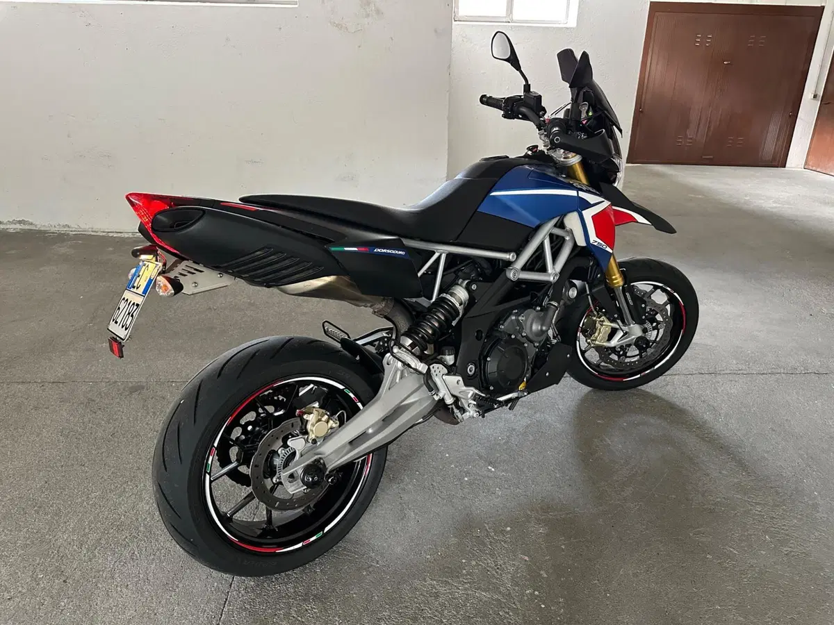 Aprilia Dorsoduro 750 ABS (2009 - 17) (10)