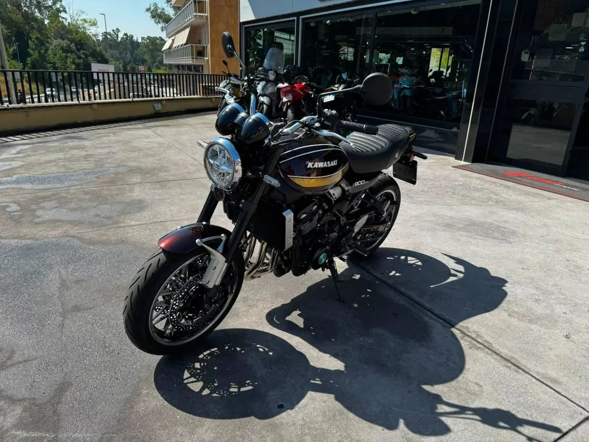 Kawasaki Z 900 RS (2026) (3)