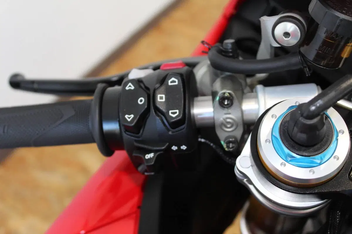 Ducati Panigale V4 S (2025 - 26) (5)
