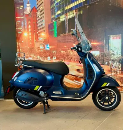 Vespa GTS 300 (2023 - 24) usata