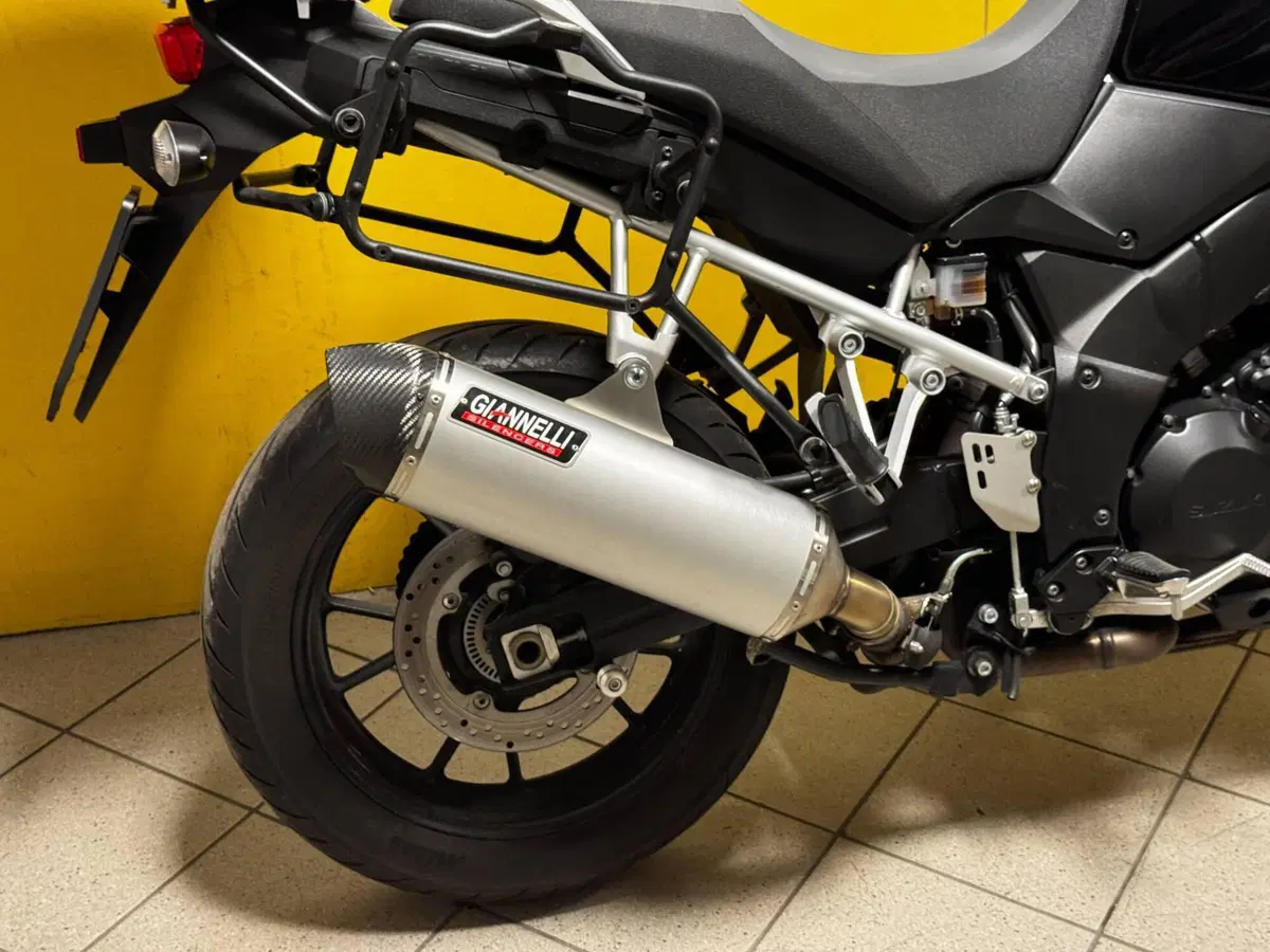 Suzuki V-Strom 1000 ABS No compromise LE (2015 - 17) (6)