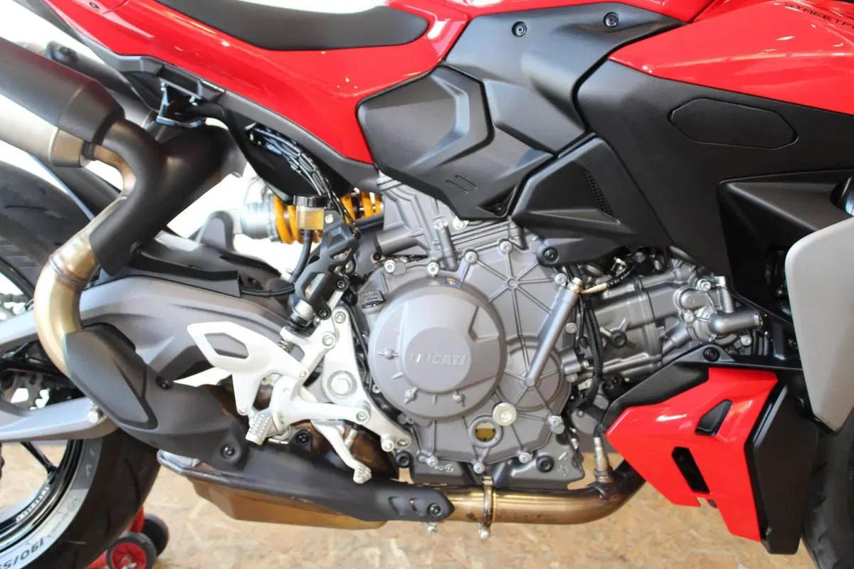 Ducati Streetfighter V2 S (2025 - 26) (10)